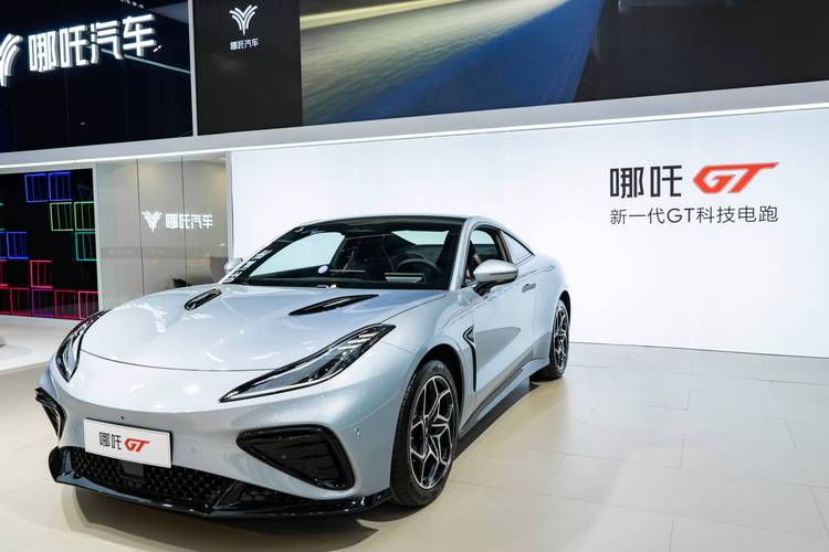 东莞石龙镇展旭翰企业管理咨询哪吒汽车在智能汽车领域的表现，领途汽车在新能源汽车市场中的影响力